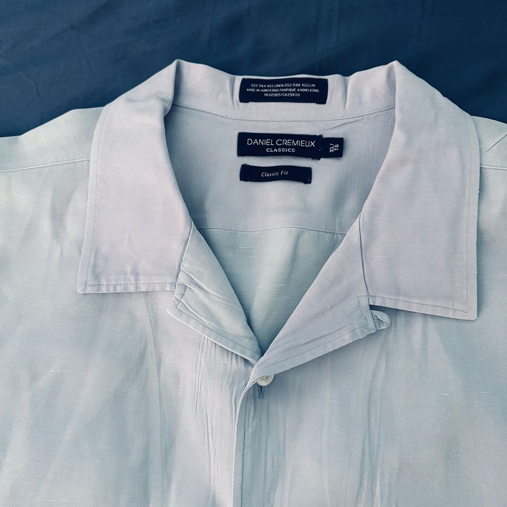 Daniel Cremieux Blue Casual Button Down Shirt.  Silk/ Linen
